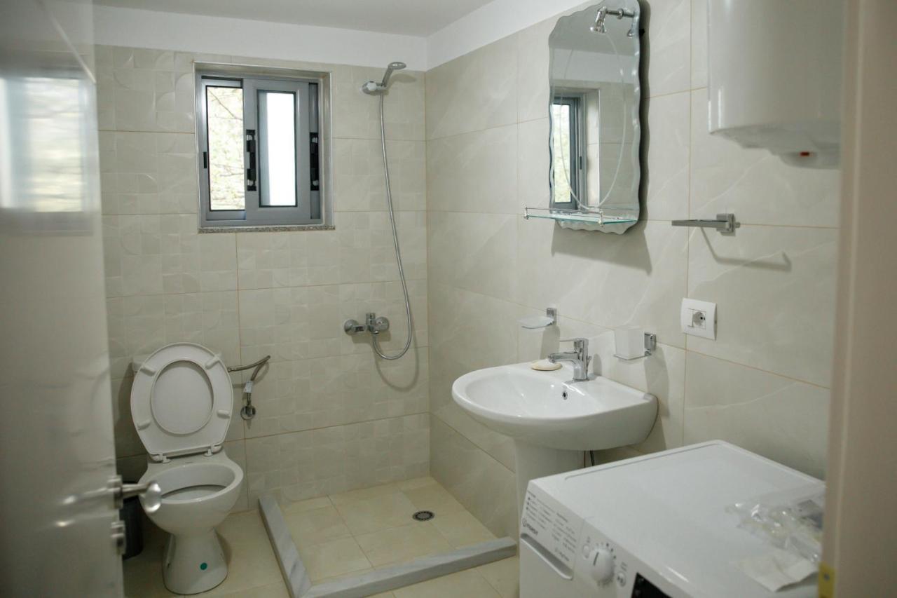 Logli Apartments Gjirokaster Exterior photo
